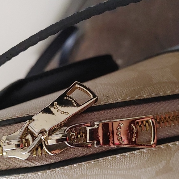 Authentic Coach Crossbody bag - Picture 3 of 5